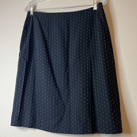 WORTH Black Large Pleat Skirt with White Pinstripe Style Pattern - Size 12 - Picture 5 of 10